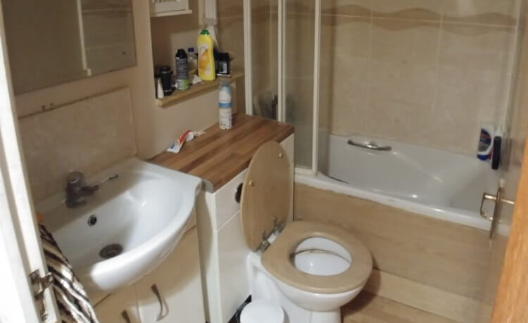 Sell house during divorce - bathroom Sell house during divorce