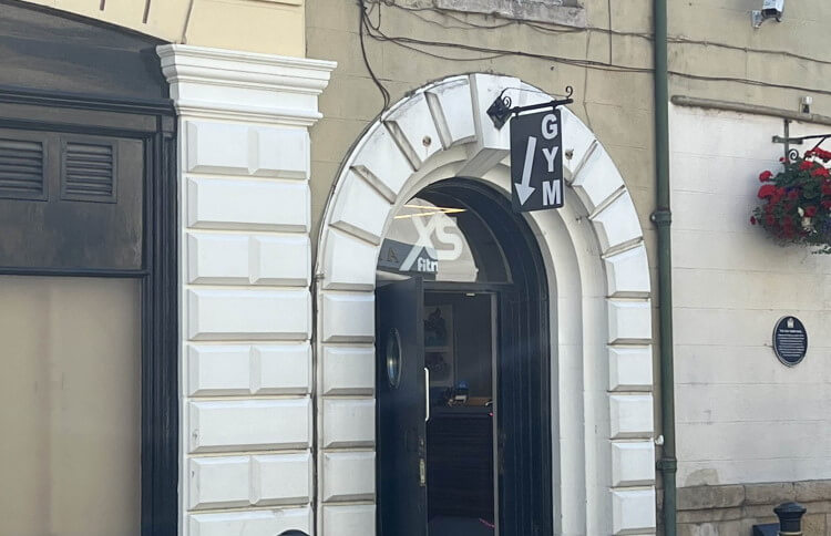 Sell retail property on high street Sell retail property