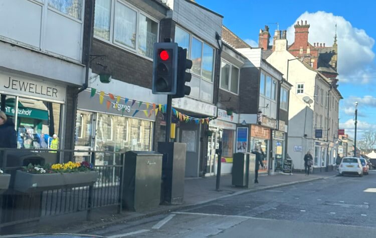 Selling flat near traffic lights