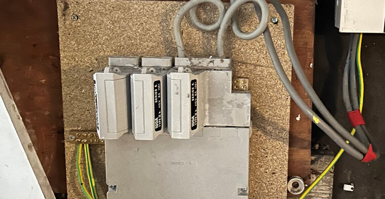 Old wiring inside a house Old wiring in house