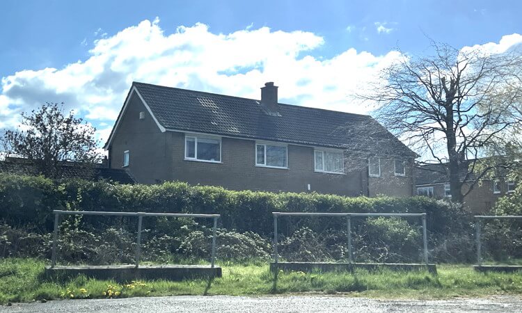 Selling a bungalow in a town Selling a bungalow