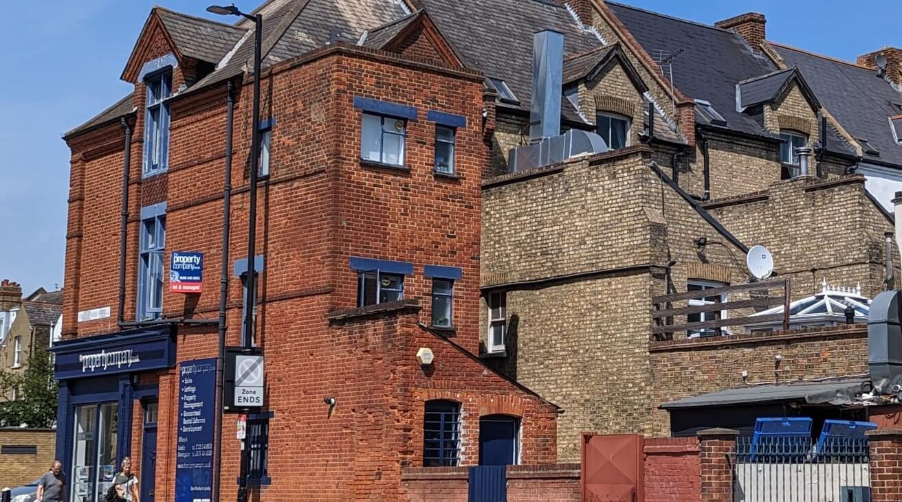 Selling large mixed use property on main road Selling large mixed use property