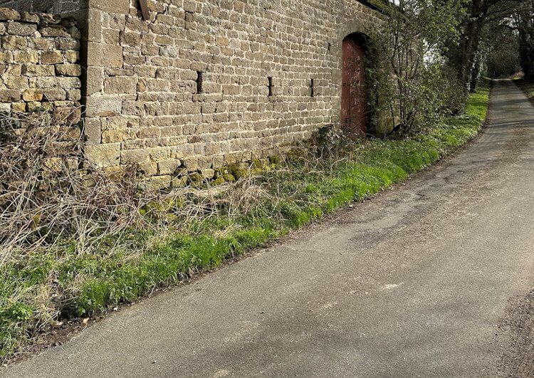 Sell property on private road in village Sell property on private road