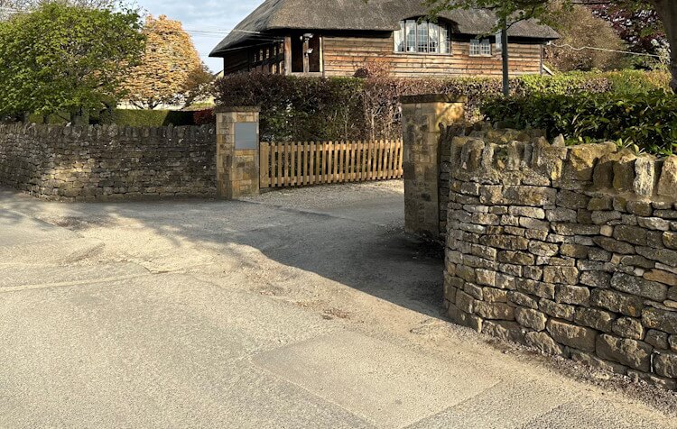 Selling house on private unadopted road Selling house on private road