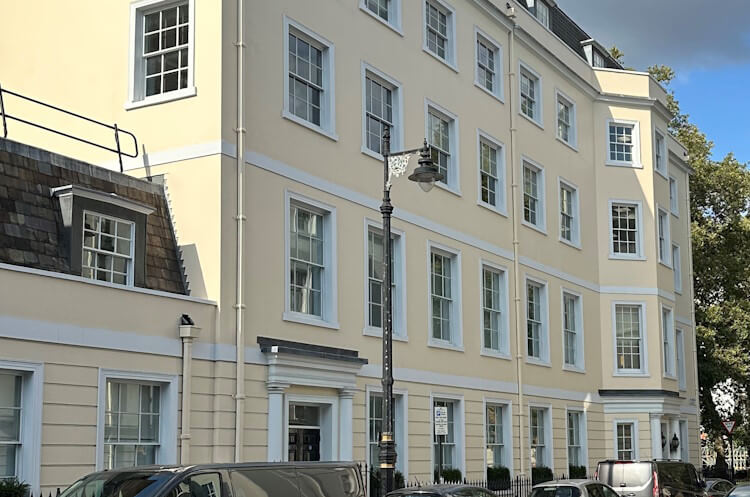 Flat in block with service charge arrears Flat with service charge arrears