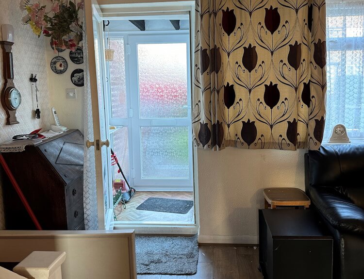 Sell a house with damp Sell a house with damp