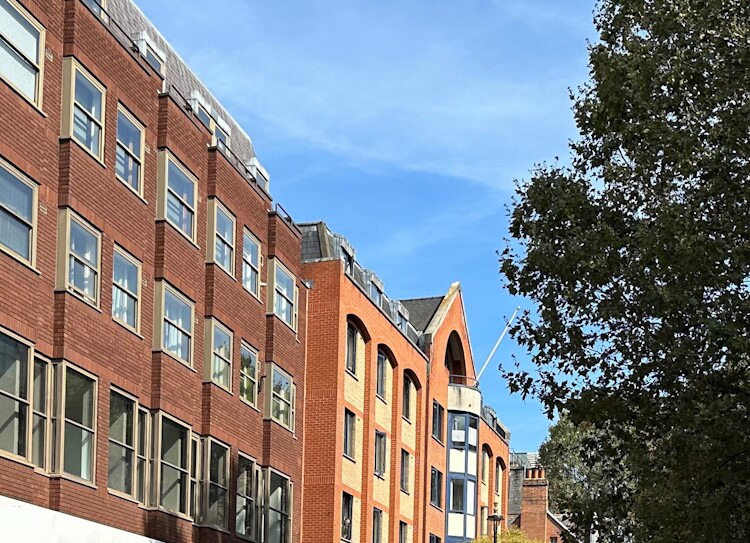 Sell flat with Tyneside crisscross lease