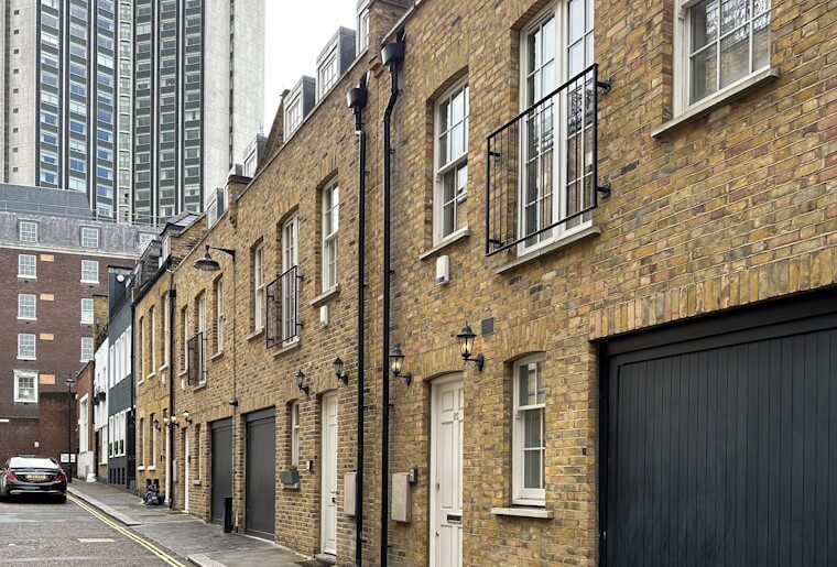 Sell house with flying freehold Sell house with flying freehold