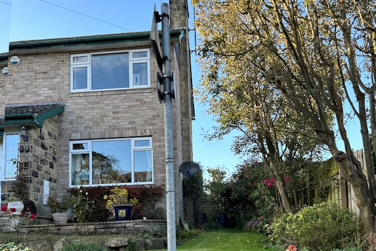 Sell house with red ash