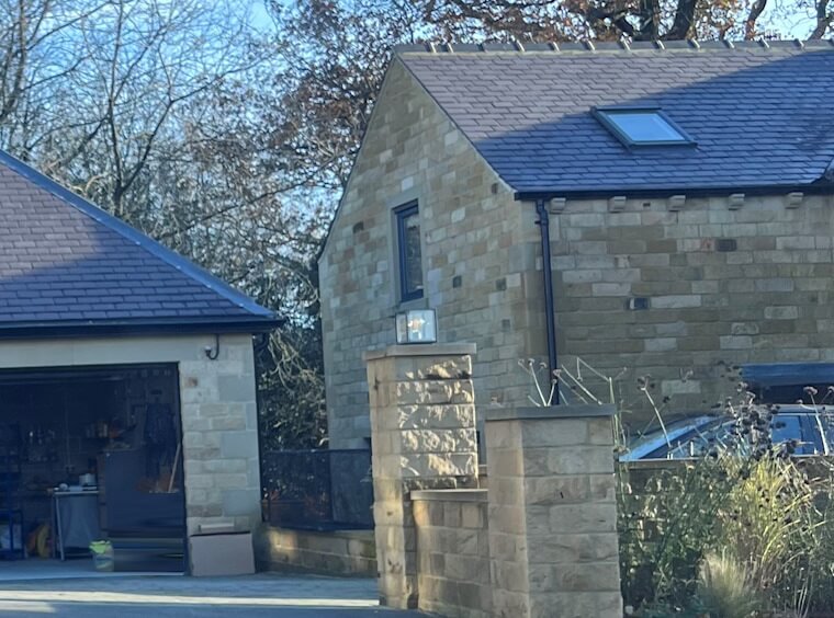 Selling house next to a pub Selling house next to a pub