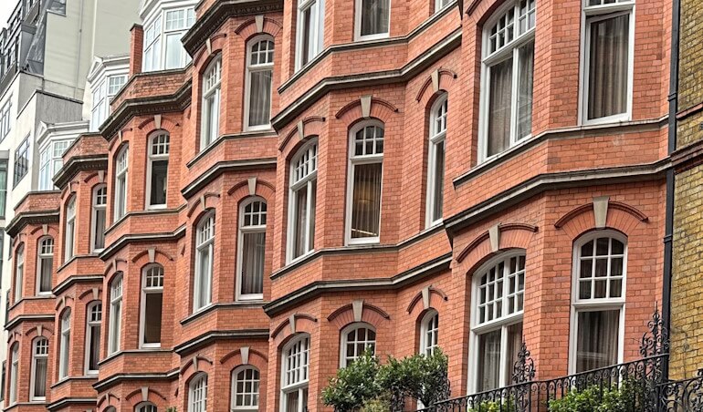 Mansion block flat in London Mansion block flat