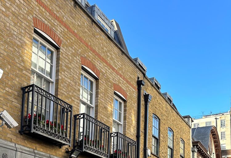 Mews house in street of London Mews house in London