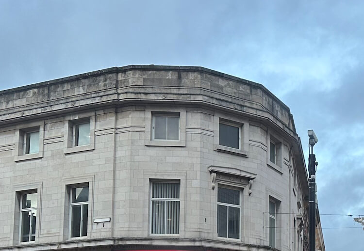 Sell unique property on top floor Sell unique property