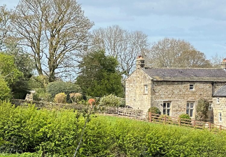 Sell house with sewage treatment plant in countryside Sell house with sewage treatment plant