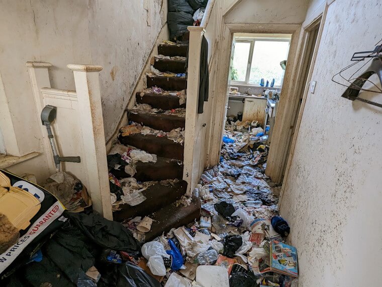 Selling a derelict house - picture inside Selling a derelict house - picture inside