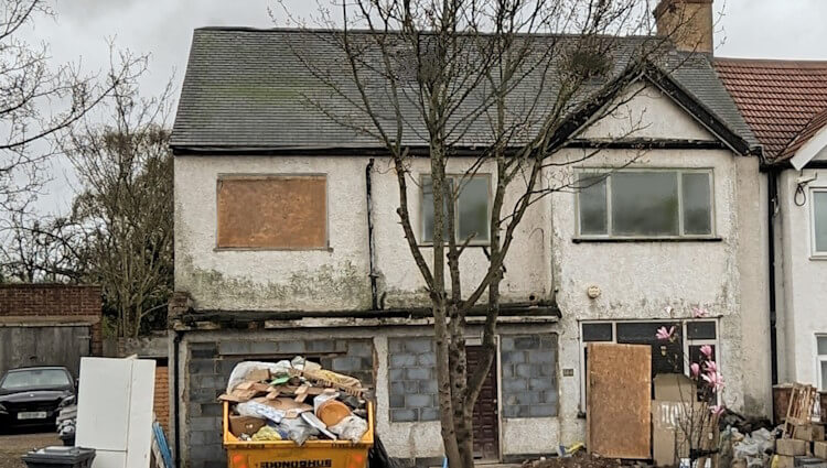 Selling a dilapidated house needing complete renovation Selling a dilapidated house