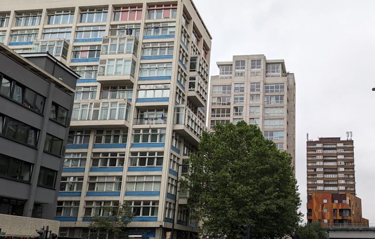 Sell a high-rise flat in London Sell a high-rise flat