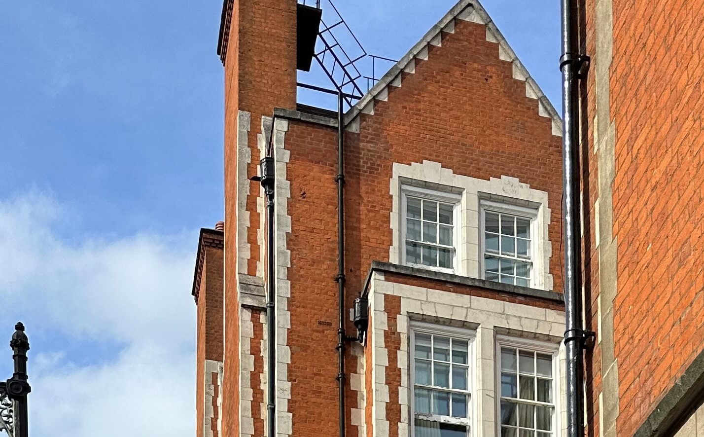 Sell a top floor flat in a mansion block Sell a top floor flat