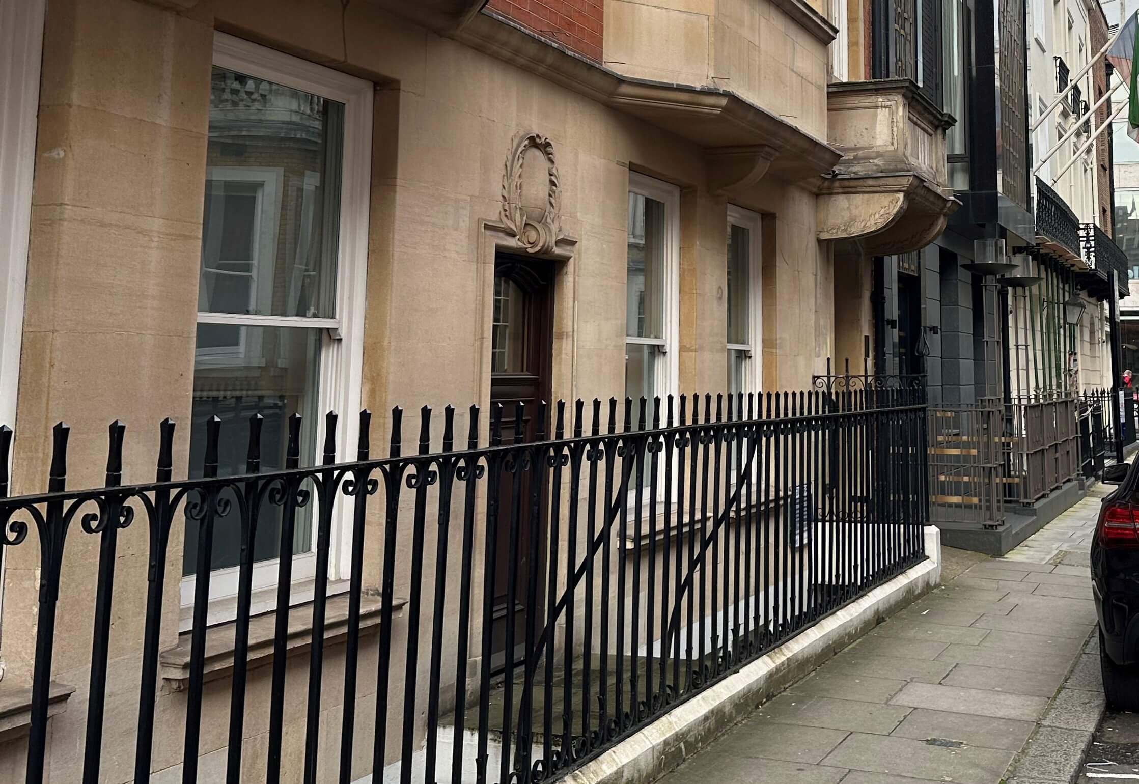 Selling a ground floor flat with entrance on street Selling a ground floor flat