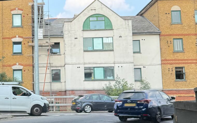 Property on a roundabout Property on a roundabout