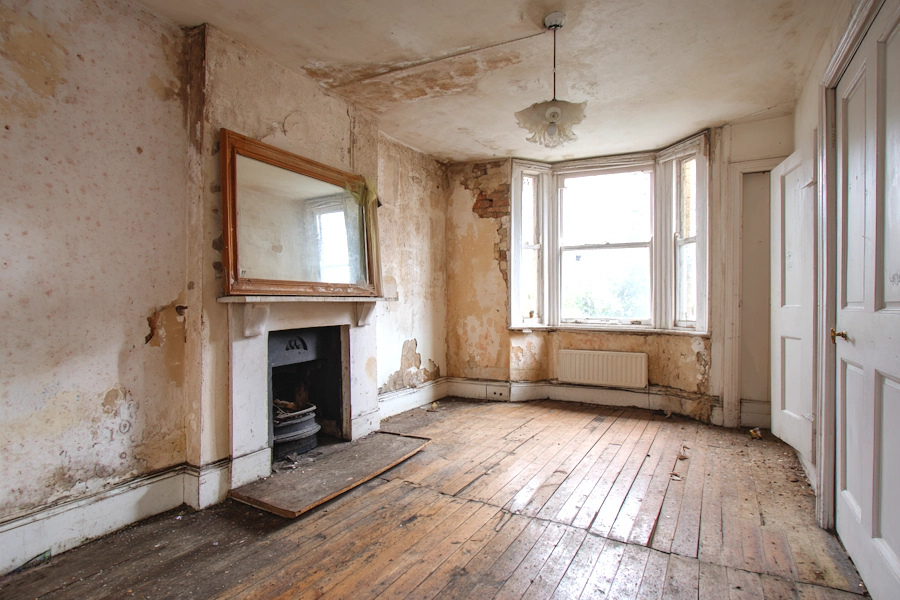 Poor condition flat in London