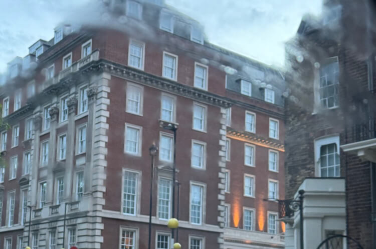 Sell short lease flat in Mayfair