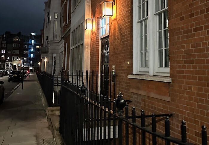 Sell short lease flat in Soho